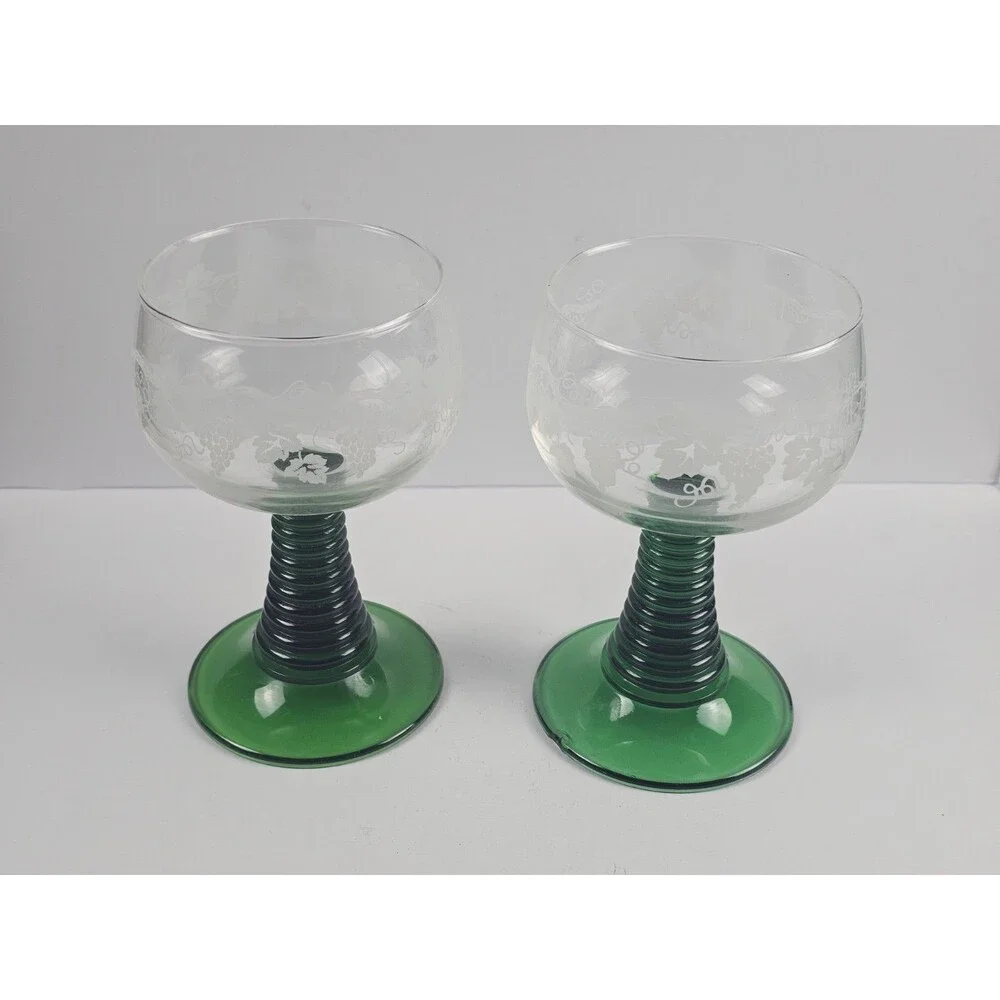 Vintage French Luminarc Green Beehive Stemmed Grape Etched VCA Wine Glasses - 2